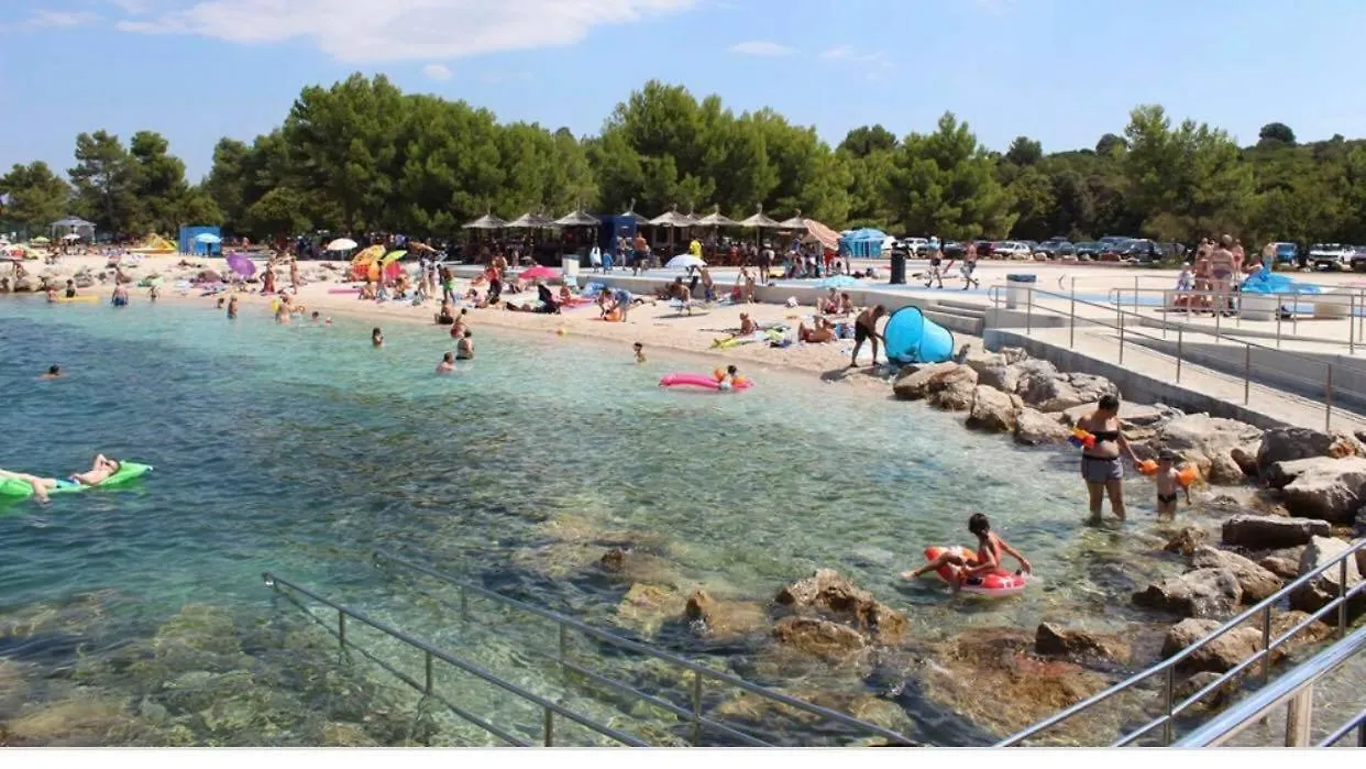 Apartment Summer Breeze Pula 0*,  Croatia