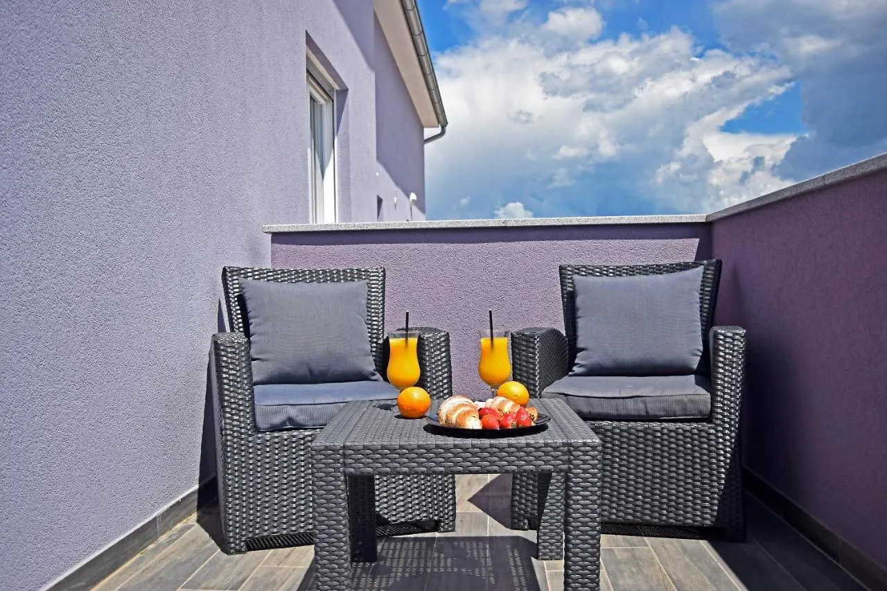 Apartment Summer Breeze Pula 0*,  Croatia