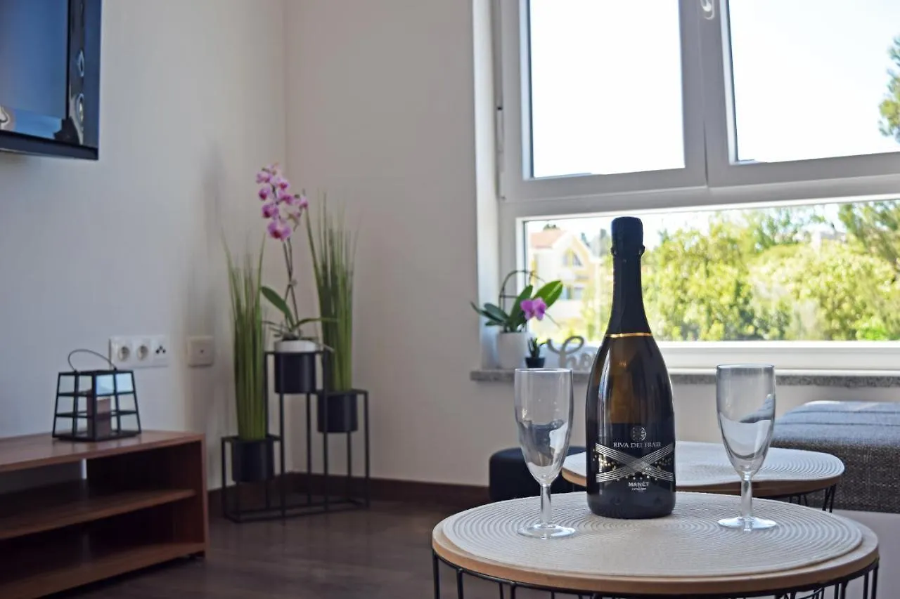 Apartment Summer Breeze Pula 0*,